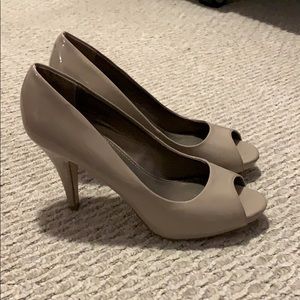 Fergilicious nude Peep toe heels